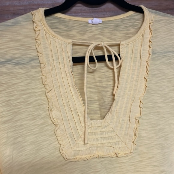 J.Crew size XS Vibrate Yellow Ruffle V-neck 3/4 Sleeve Lightweight Cotton Blouse - Picture 3 of 7